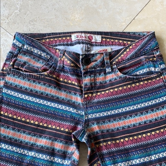 3 for $12 💖 HP 💖  Tribal Print Skinny Jeans - Picture 2 of 9
